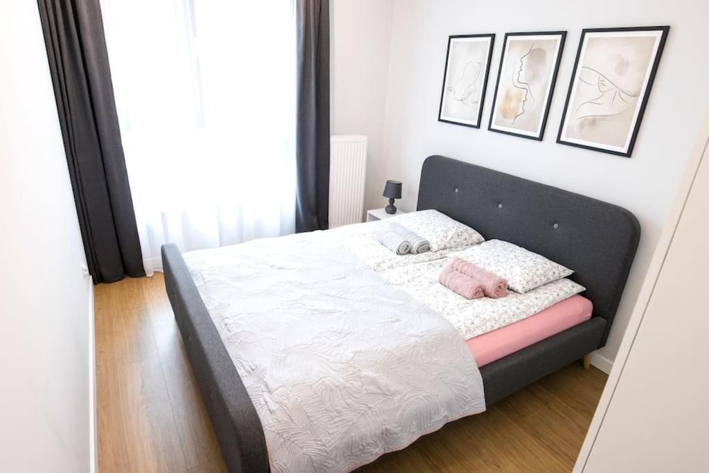 Nowoczesny Dabska Arena / Parking Apartment Krakow