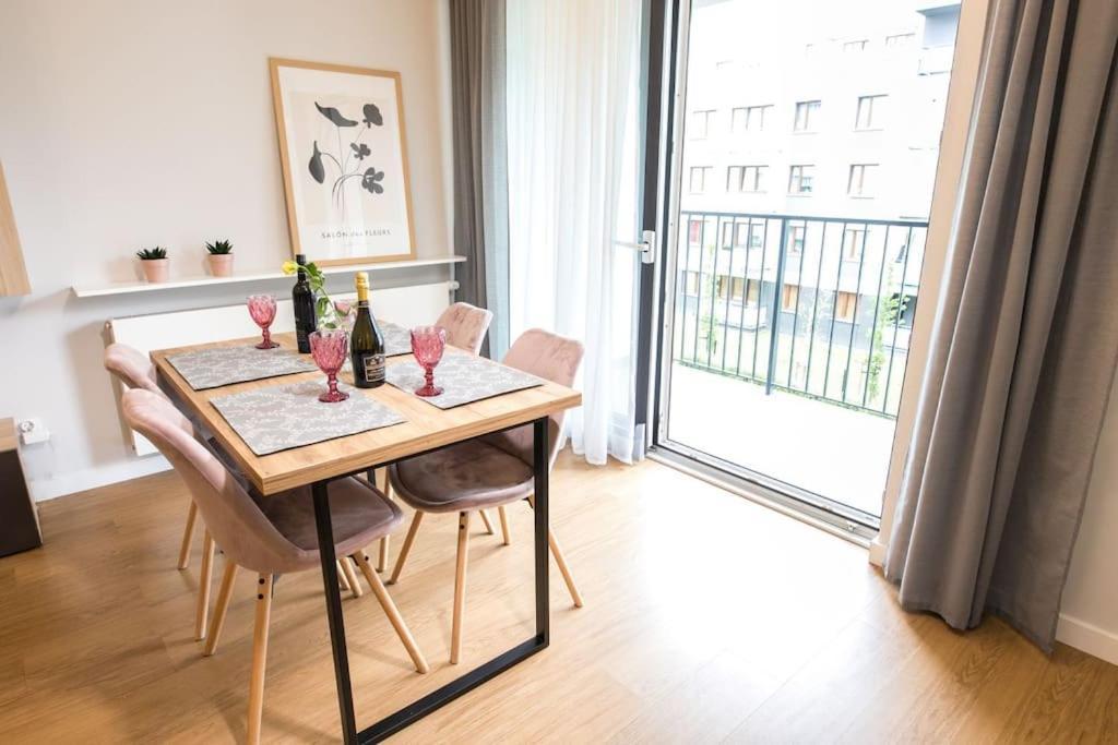 Apartment Nowoczesny Dabska Arena / Parking Krakow