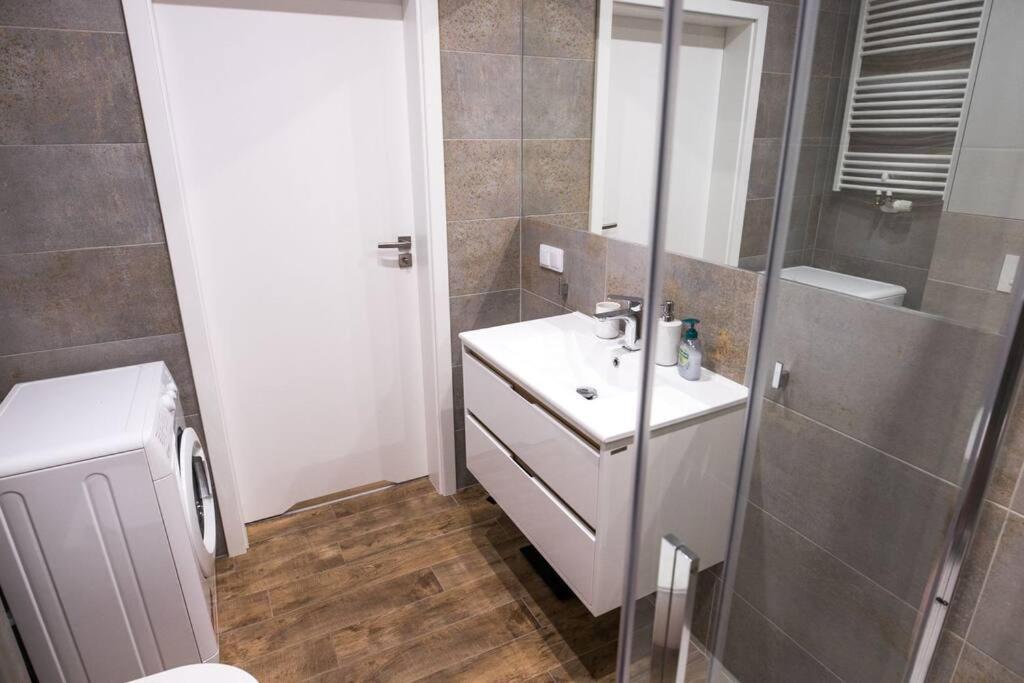 Apartment Nowoczesny Dabska Arena / Parking